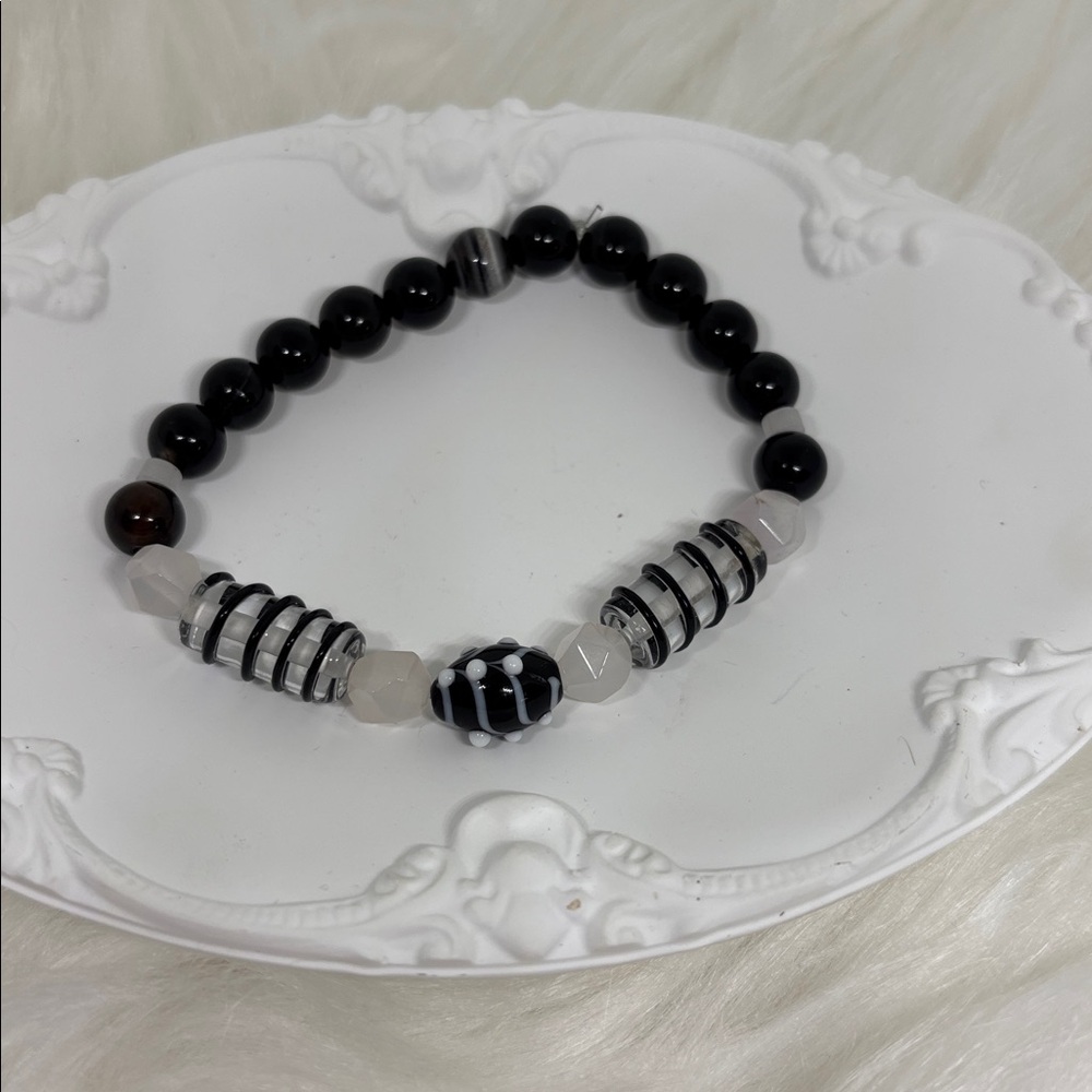 Black and White Agate Bracelet with Vintage Glass Beads